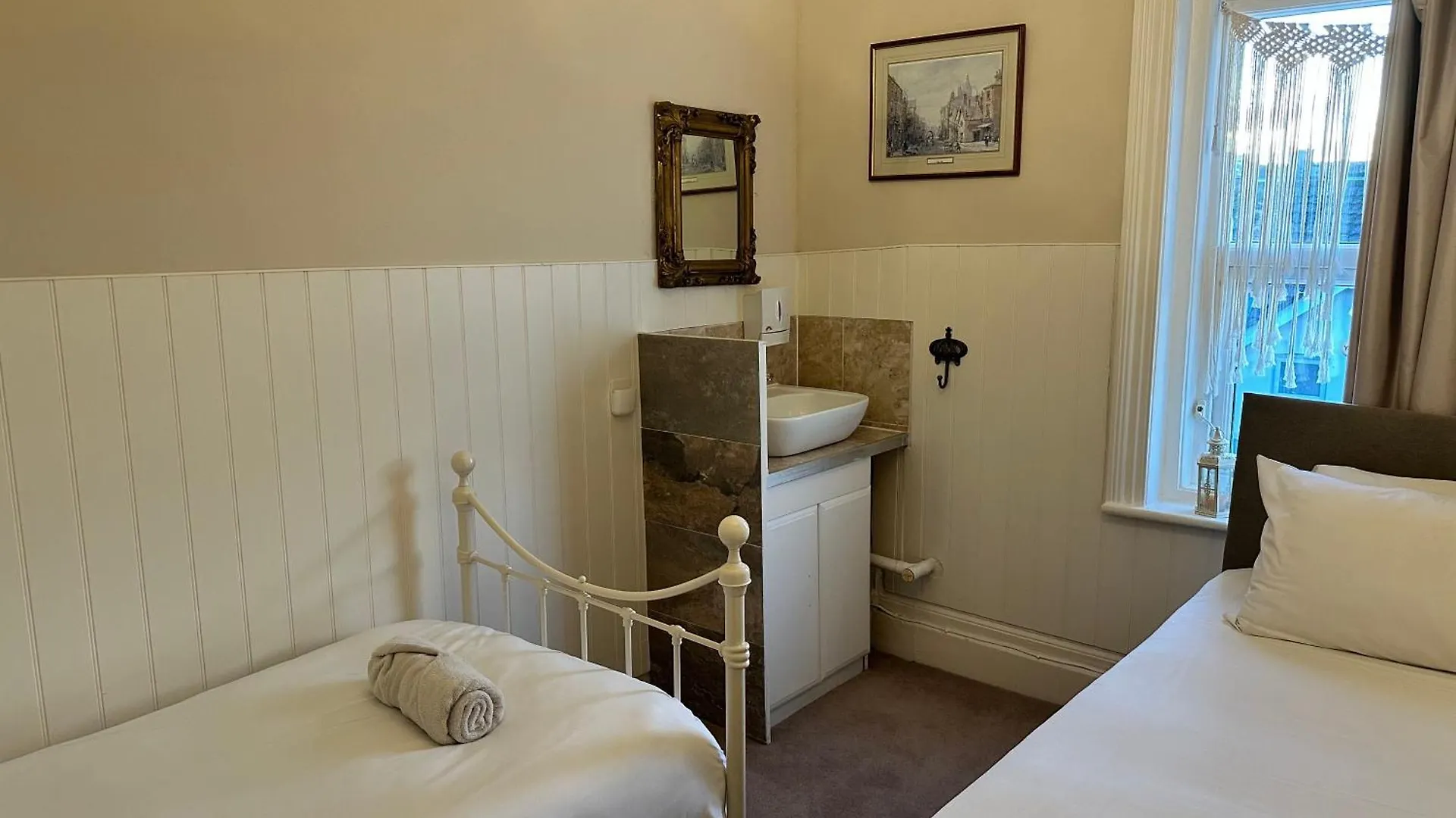 Guest house La Di Da Hotel Beach Town Bournemouth